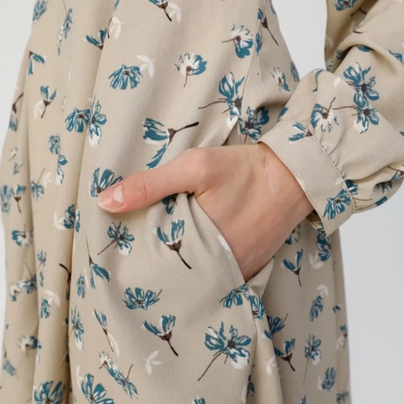 Dress - Picture 6 of 6